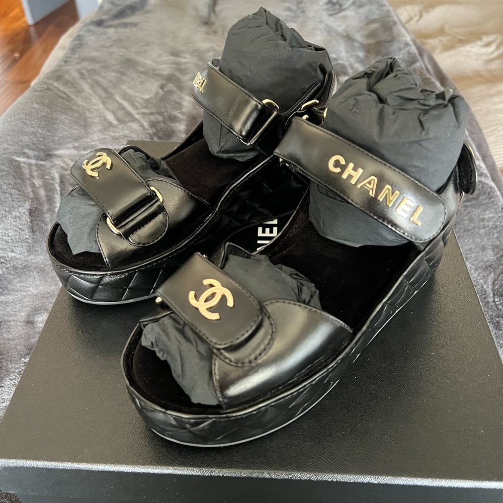 Chanel quilted wedges size 36